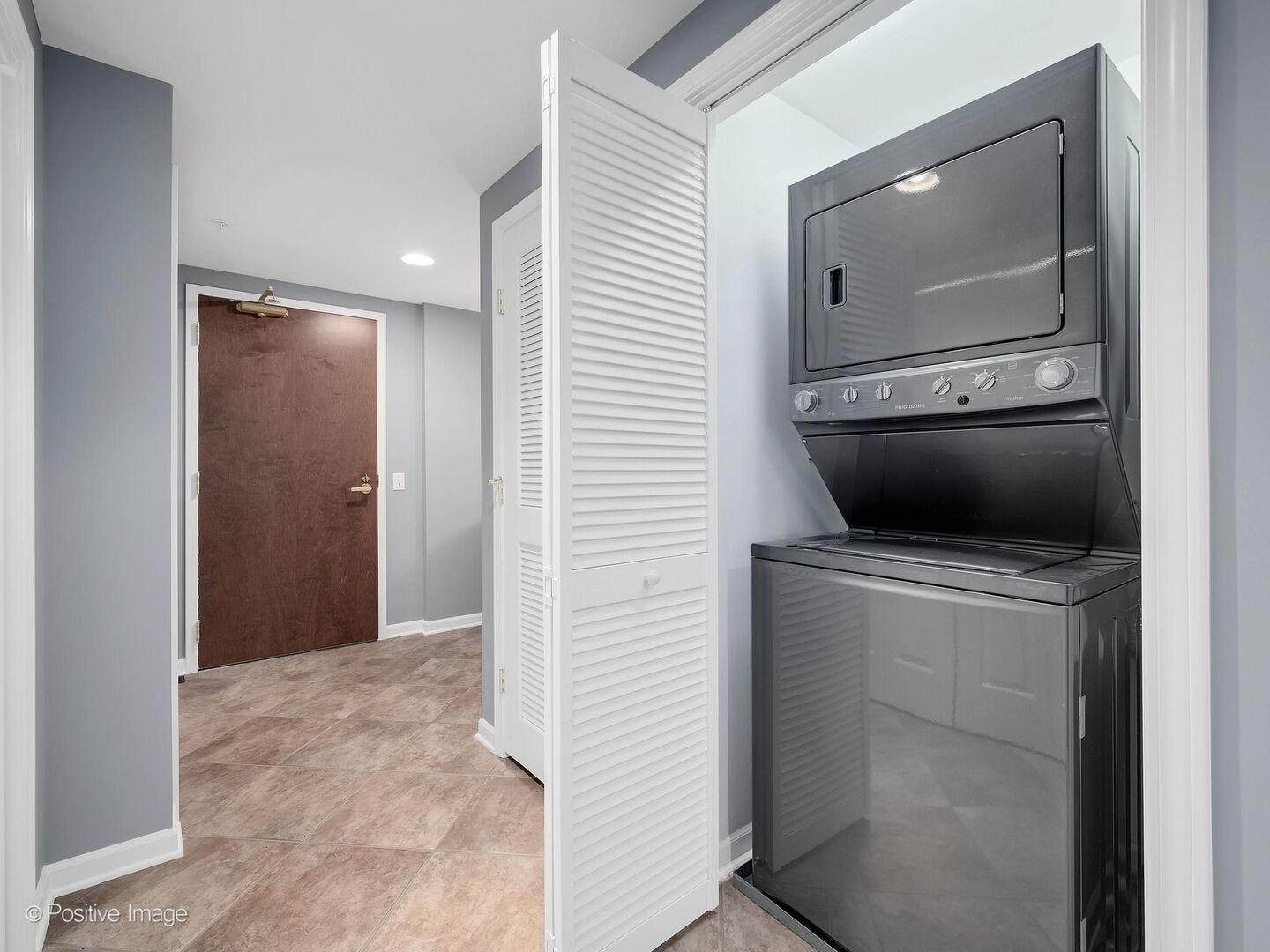 586 Crescent Boulevard #304, Glen Ellyn, IL 60137