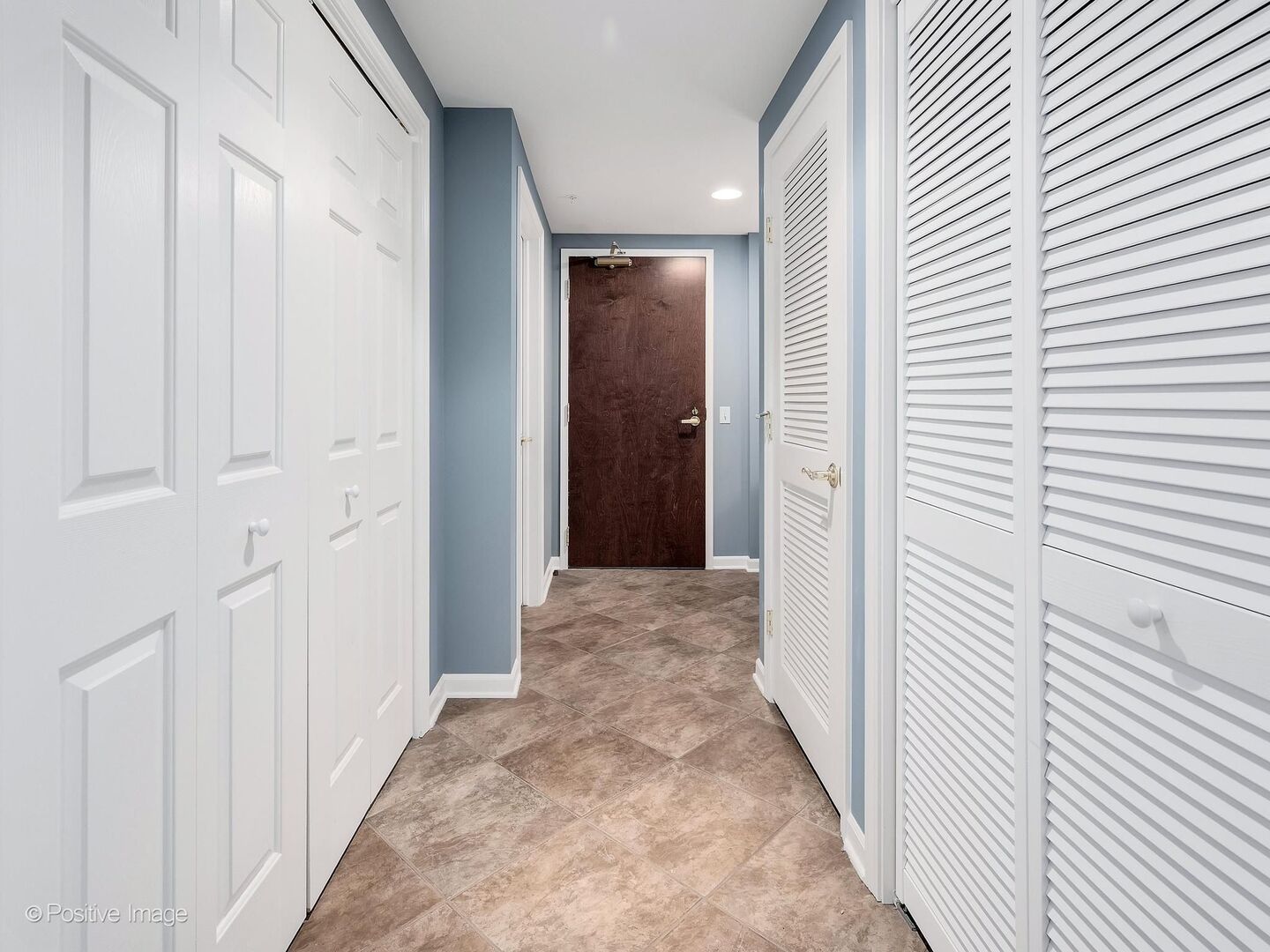 586 Crescent Boulevard #304, Glen Ellyn, IL 60137