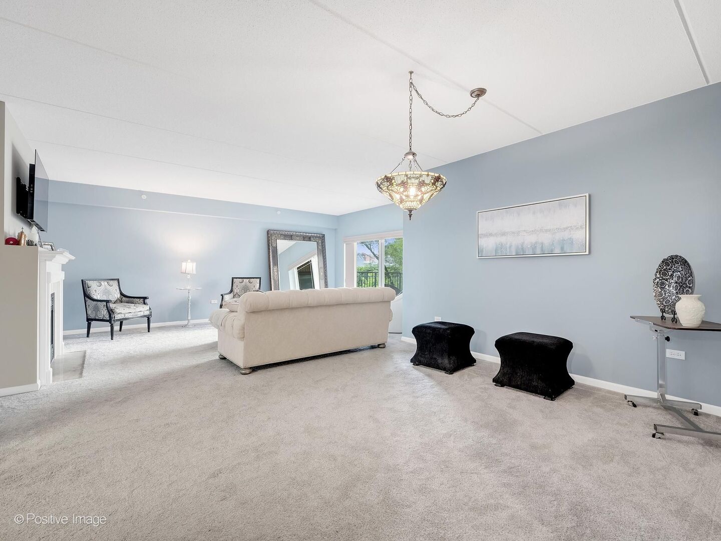 586 Crescent Boulevard #304, Glen Ellyn, IL 60137