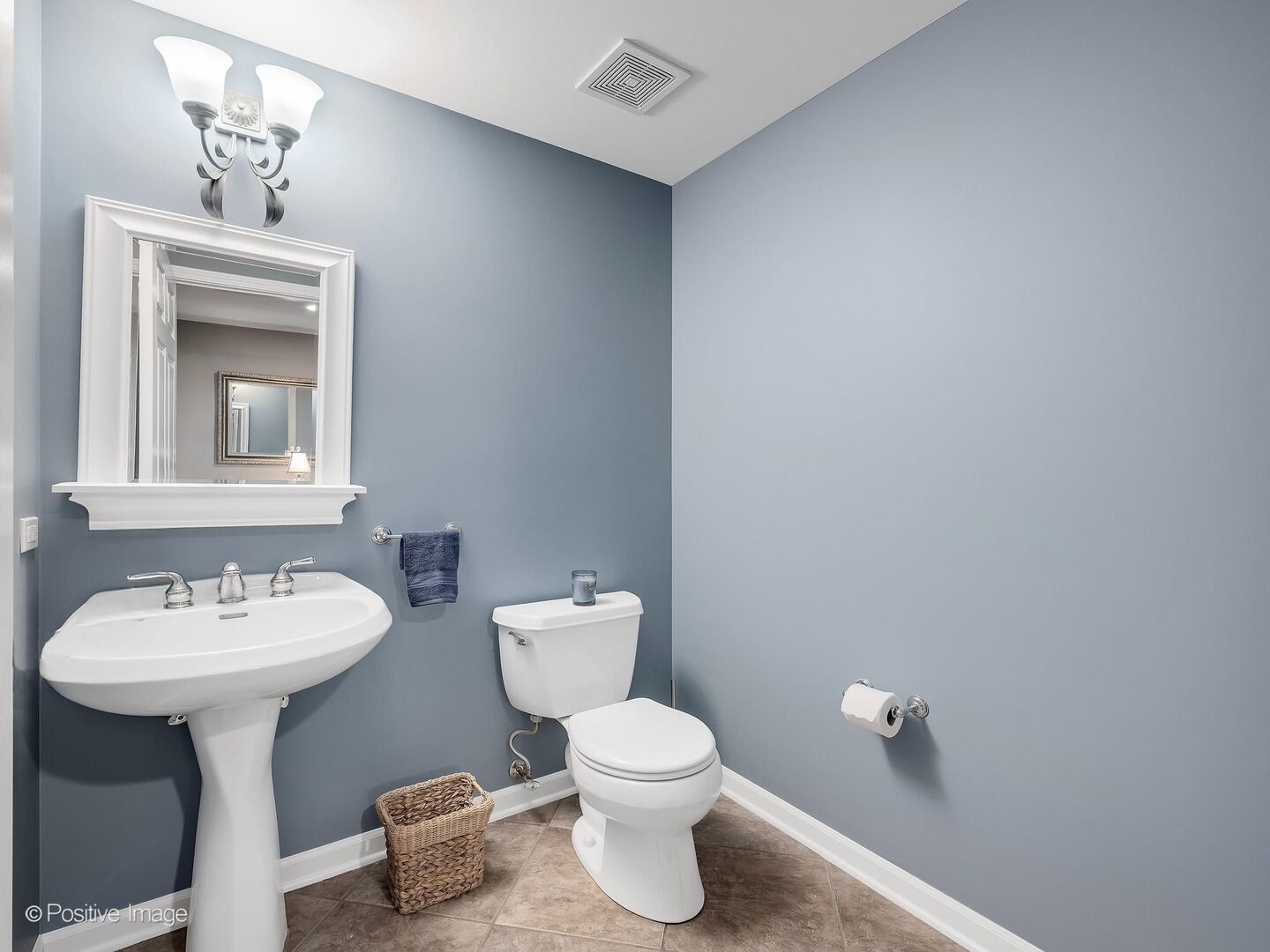 586 Crescent Boulevard #304, Glen Ellyn, IL 60137