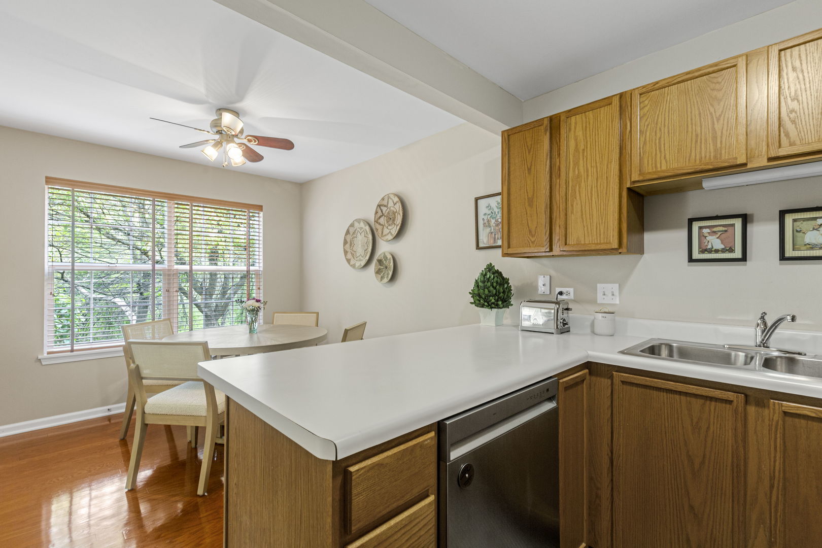 928 N VILLAGE Drive #2, Round Lake Beach, IL 60073