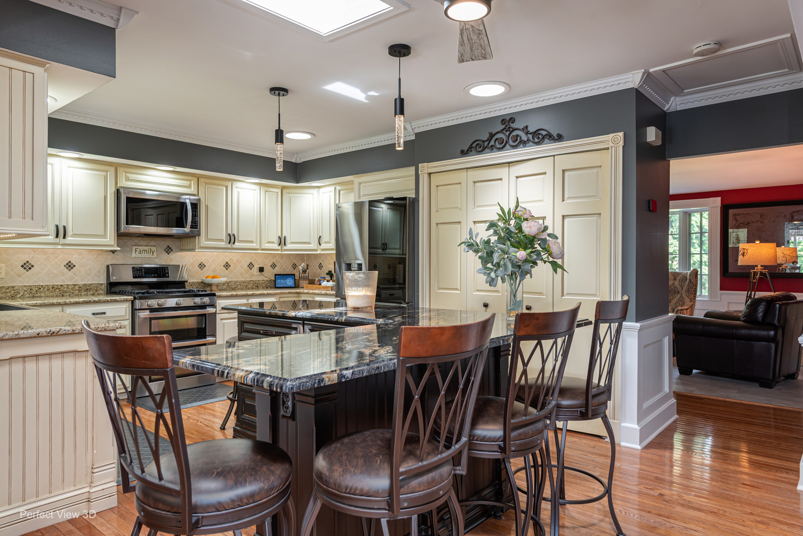 38w337 Dean Street, St. Charles, IL 60175