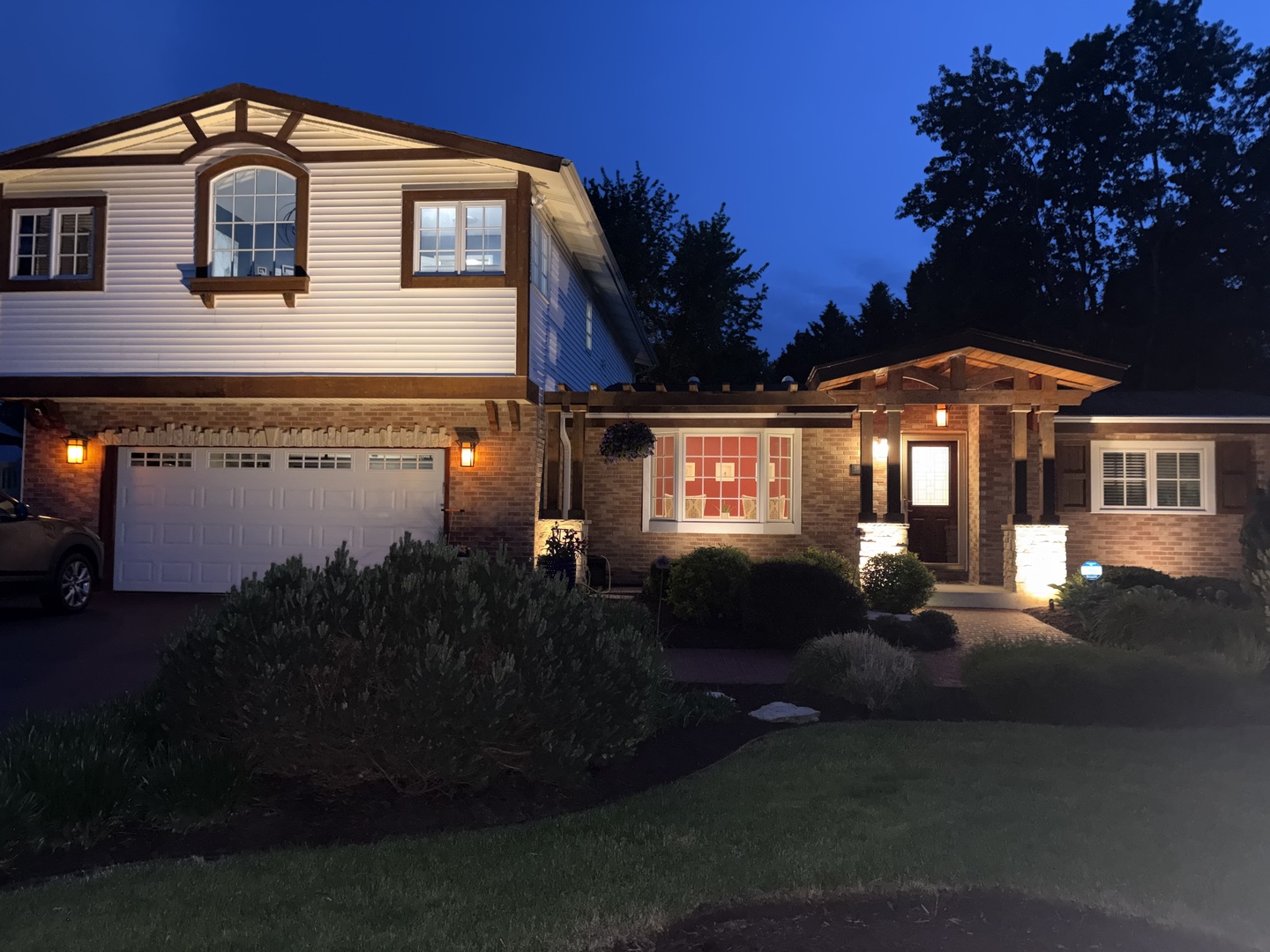 38w337 Dean Street, St. Charles, IL 60175