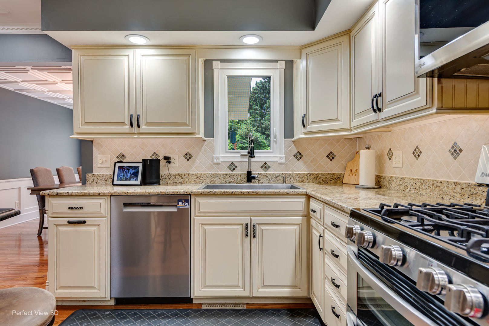 38w337 Dean Street, St. Charles, IL 60175