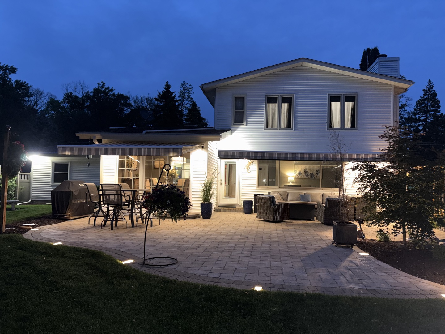 38w337 Dean Street, St. Charles, IL 60175