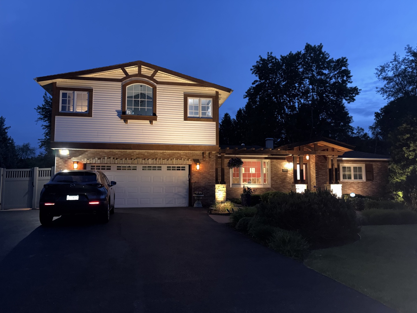 38w337 Dean Street, St. Charles, IL 60175