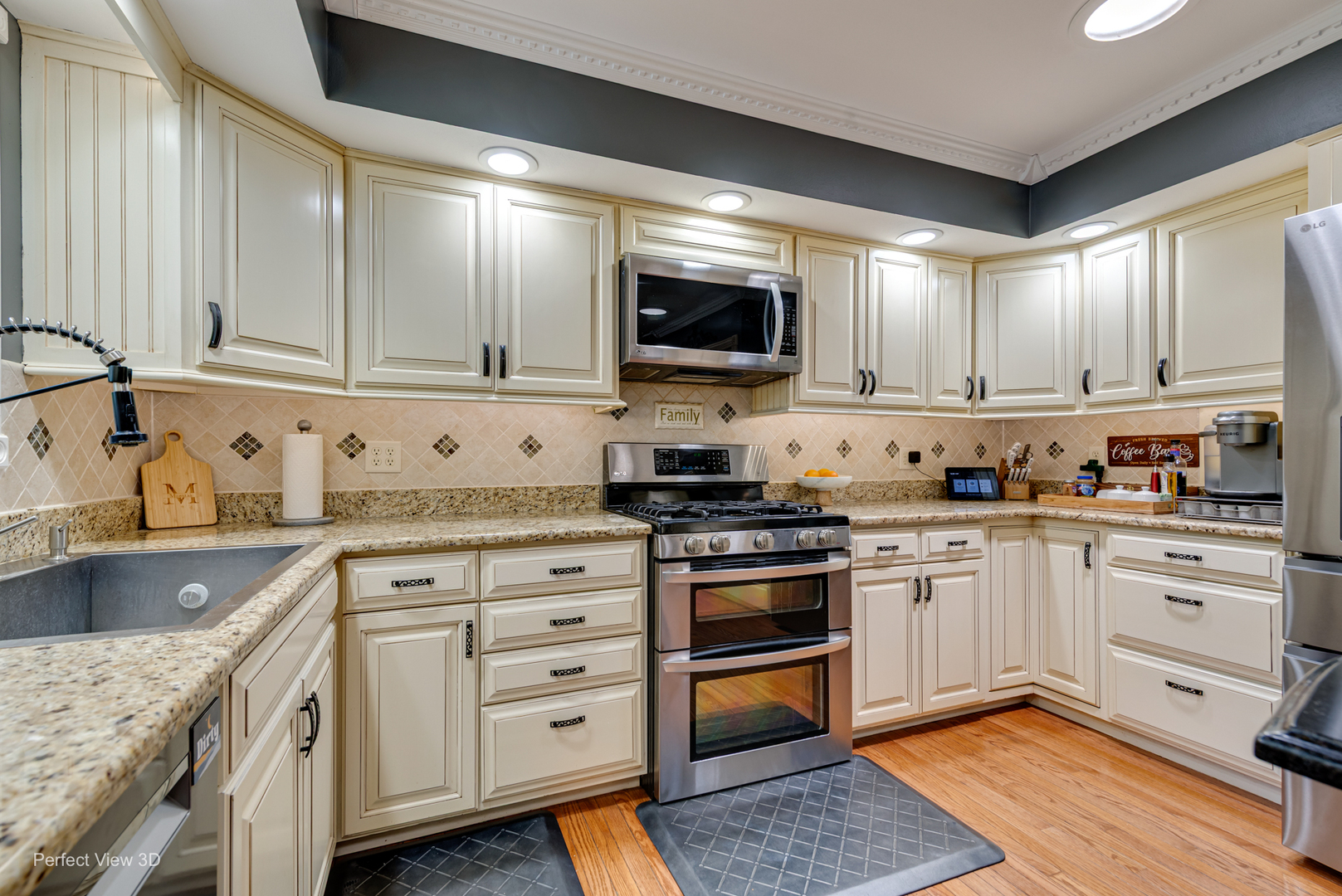 38w337 Dean Street, St. Charles, IL 60175