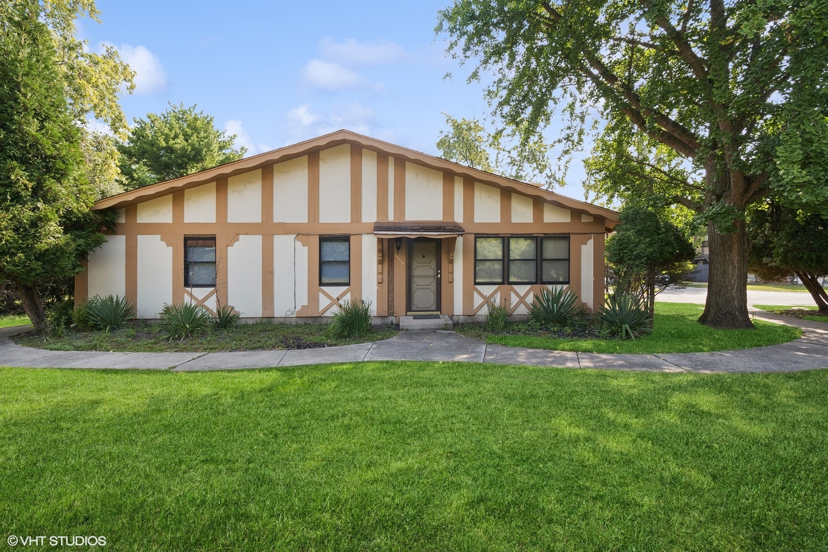 19128 S Pine Drive #19128, Country Club Hills, IL 60478