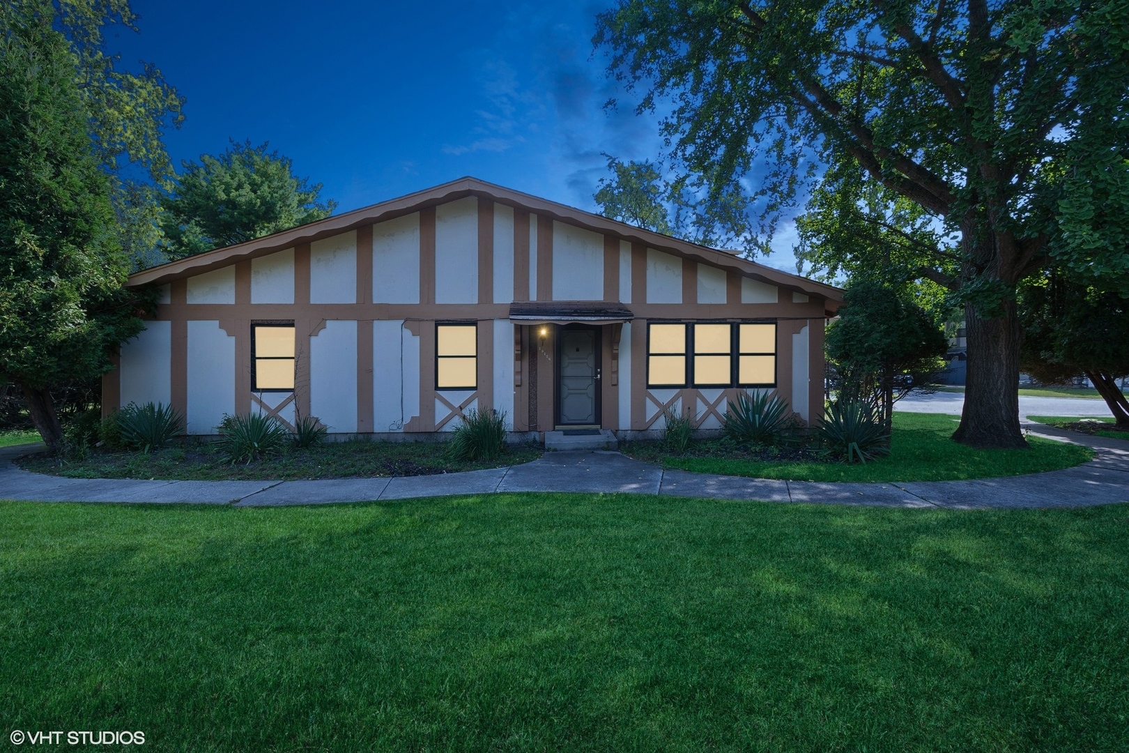 19128 S Pine Drive #19128, Country Club Hills, IL 60478