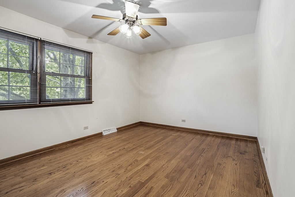 3020 Spring Green Drive, Darien, IL 60561