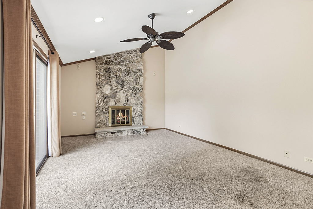 3020 Spring Green Drive, Darien, IL 60561