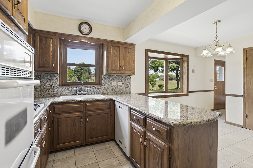 3020 Spring Green Drive, Darien, IL 60561