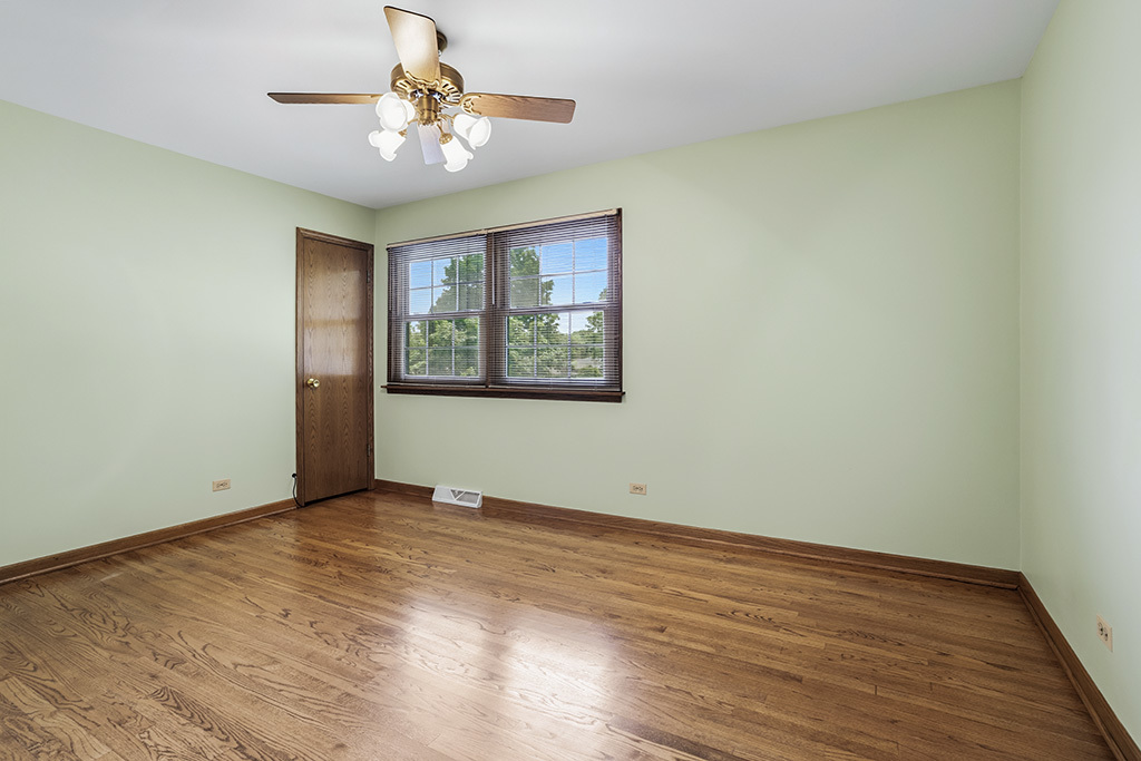 3020 Spring Green Drive, Darien, IL 60561