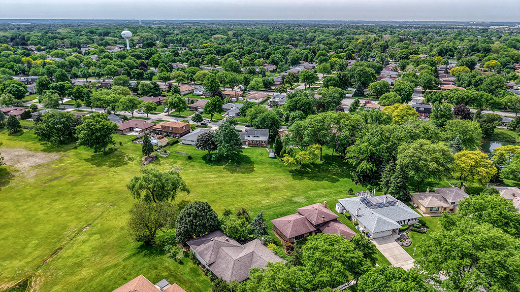 3020 Spring Green Drive, Darien, IL 60561