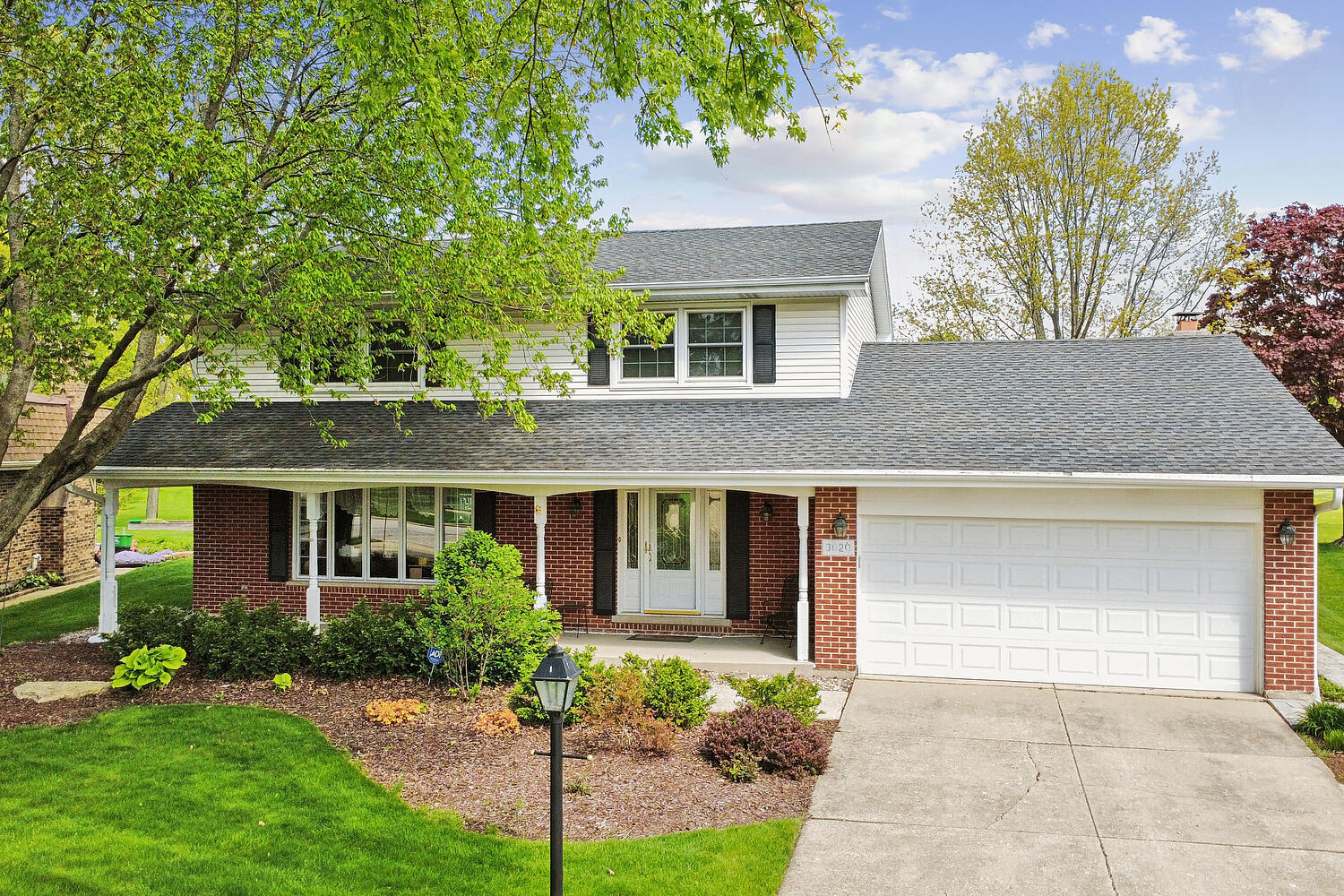 3020 Spring Green Drive, Darien, IL 60561