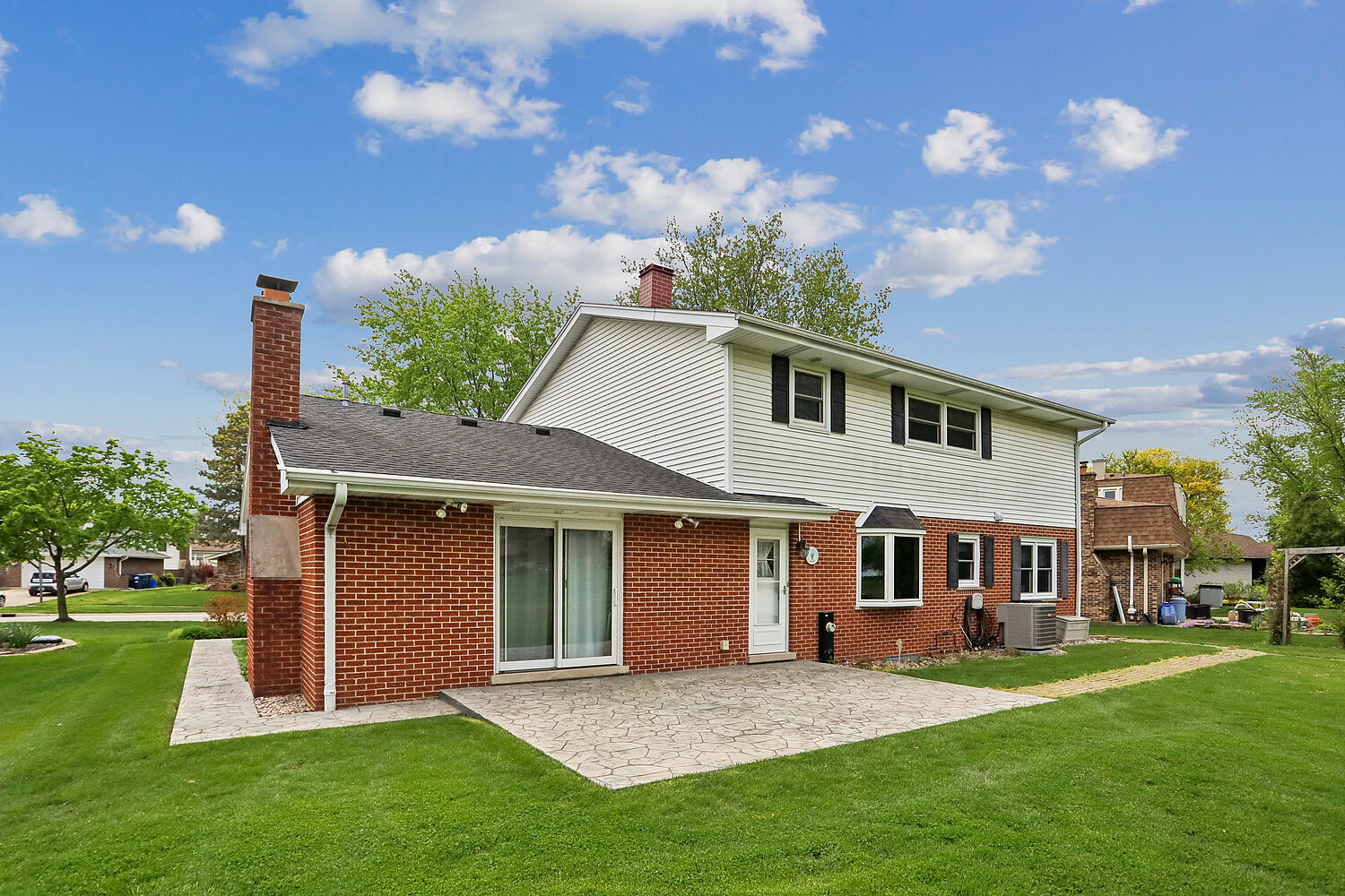 3020 Spring Green Drive, Darien, IL 60561