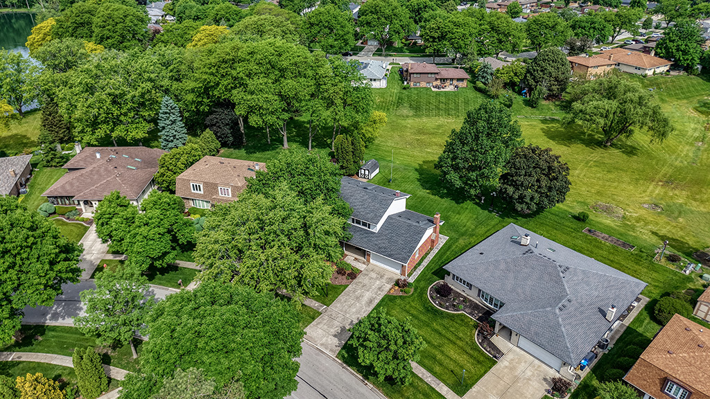 3020 Spring Green Drive, Darien, IL 60561