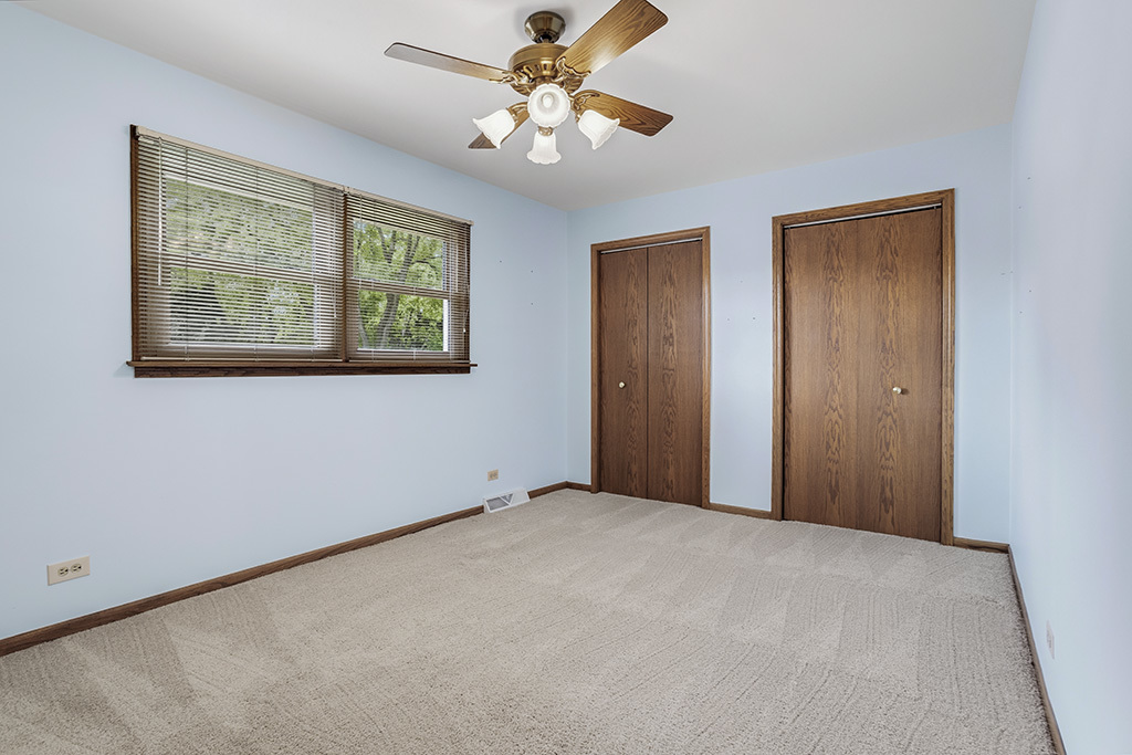 3020 Spring Green Drive, Darien, IL 60561