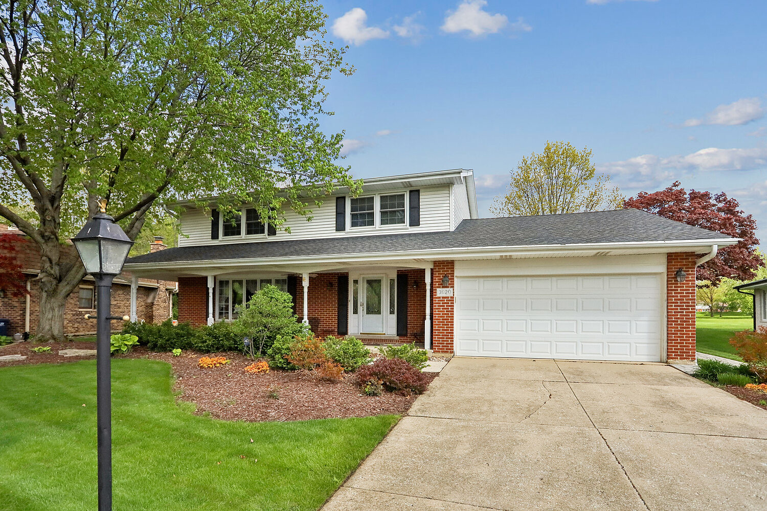 3020 Spring Green Drive, Darien, IL 60561