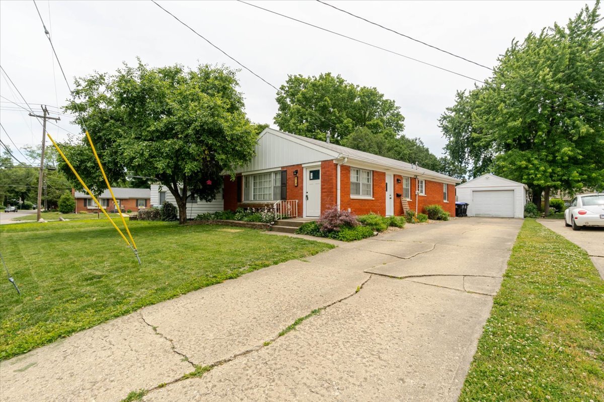 513 Maizefield Avenue, Bloomington, IL 61701