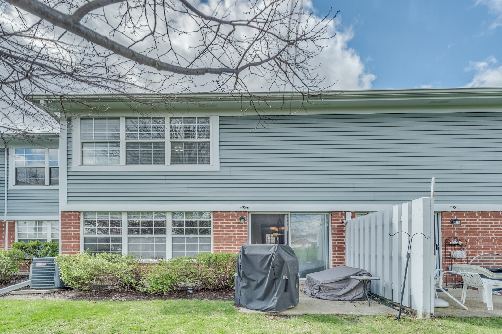 866 Pas Court #103, Naperville, IL 60563