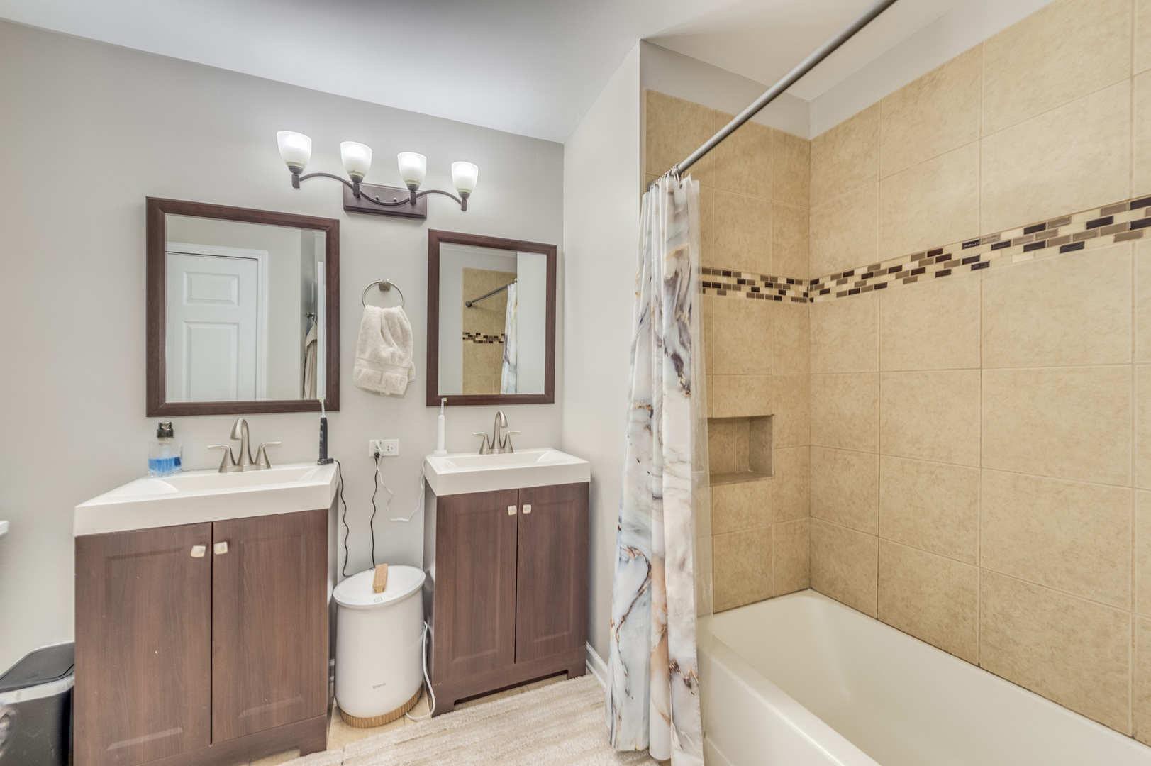 866 Pas Court #103, Naperville, IL 60563