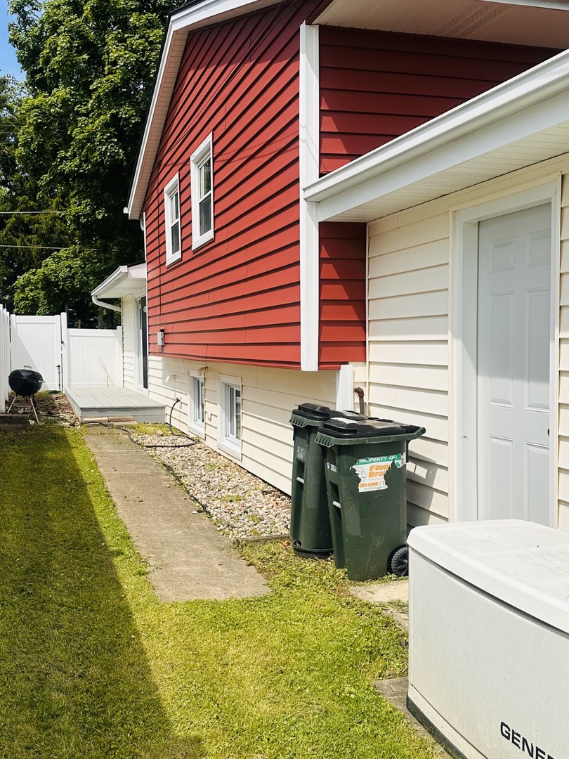 26W447 Harrison Avenue, Winfield, IL 60190