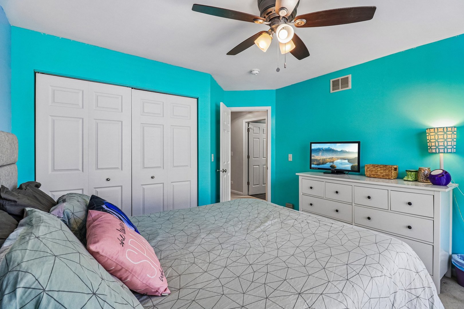 1241 Bradford Lane, Antioch, IL 60002
