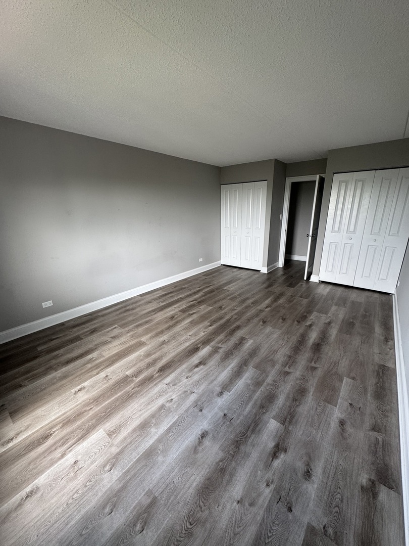 375 Plum Creek Drive #402, Wheeling, IL 60090
