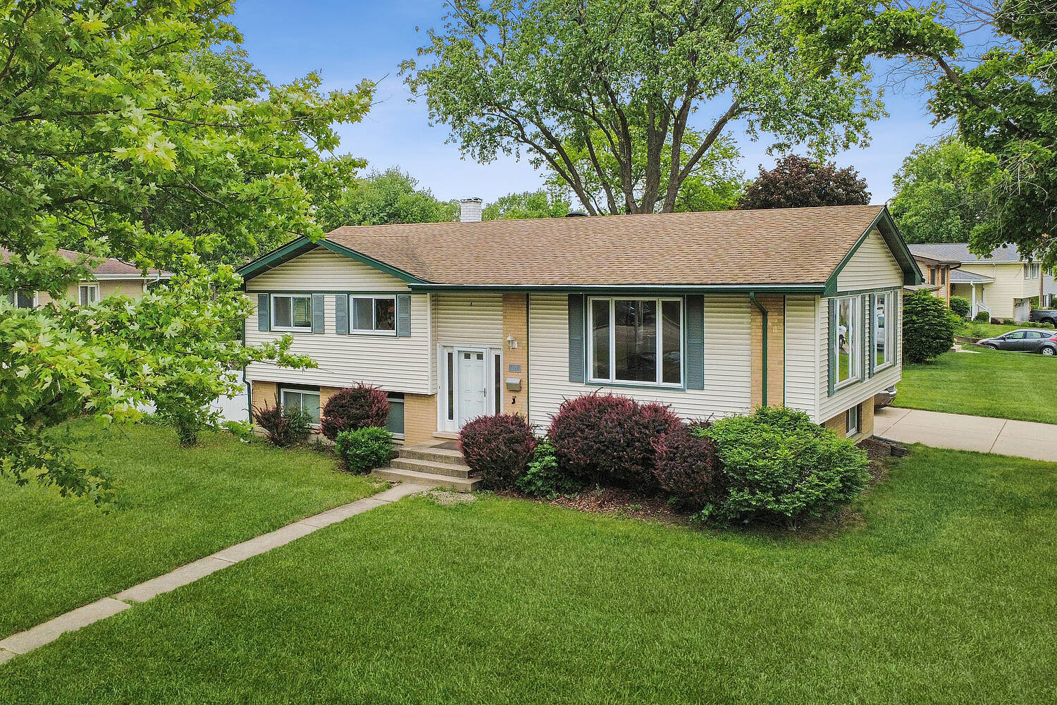 900 Arthur Drive, Lombard, IL 60148