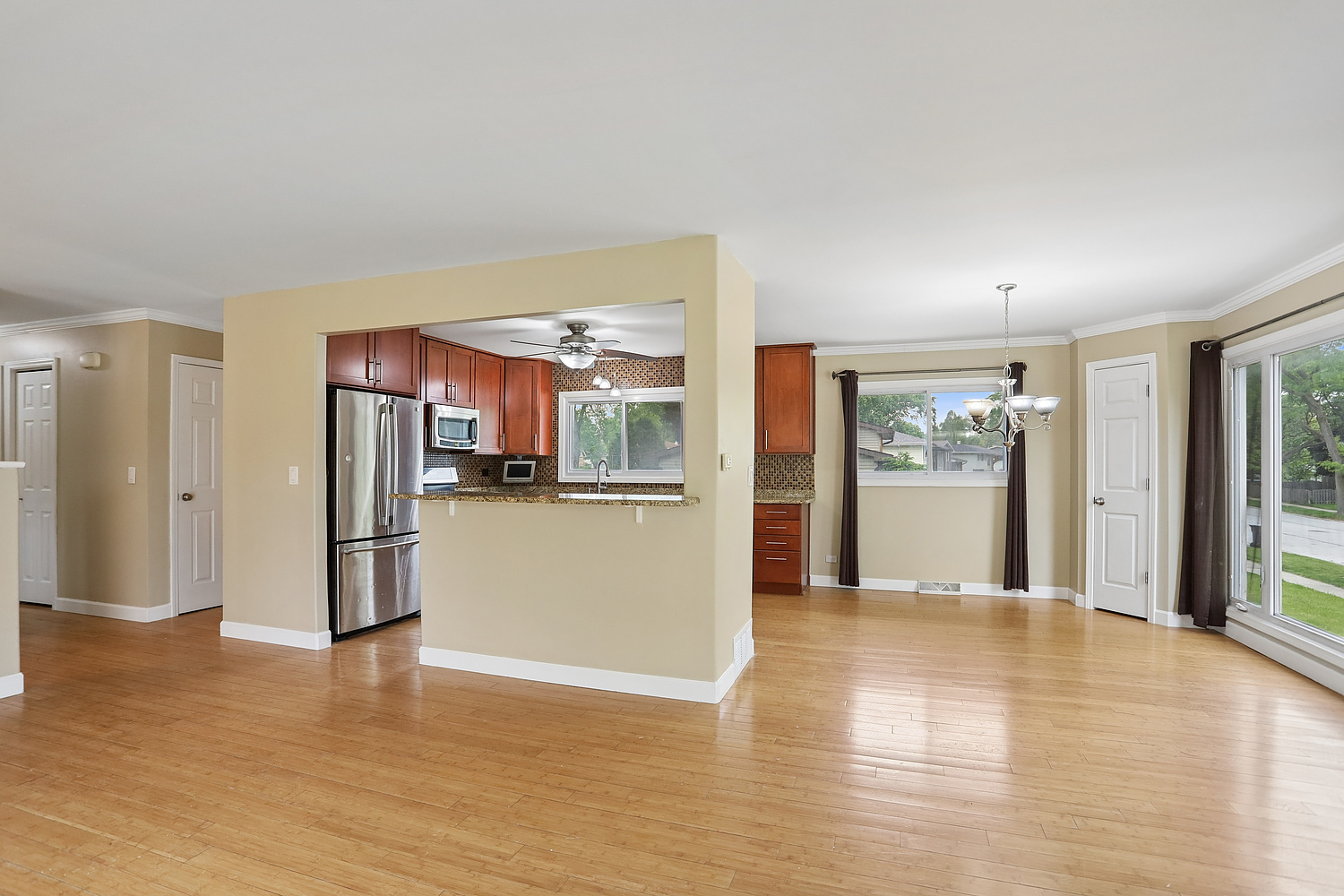 900 Arthur Drive, Lombard, IL 60148