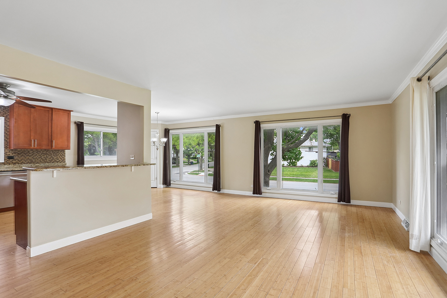 900 Arthur Drive, Lombard, IL 60148