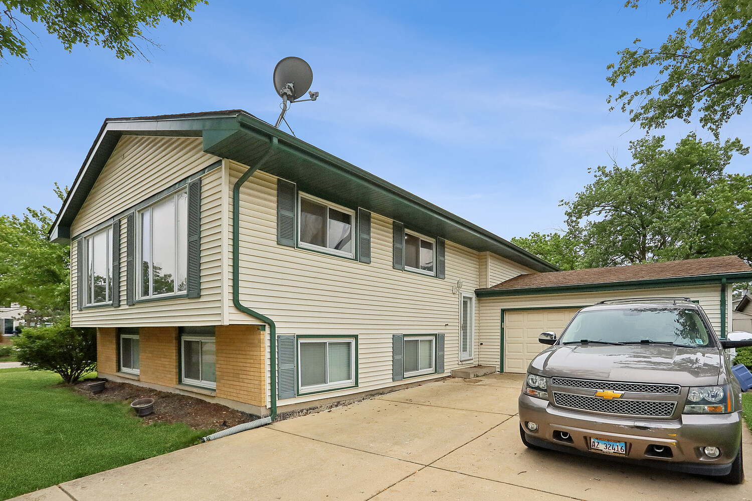 900 Arthur Drive, Lombard, IL 60148