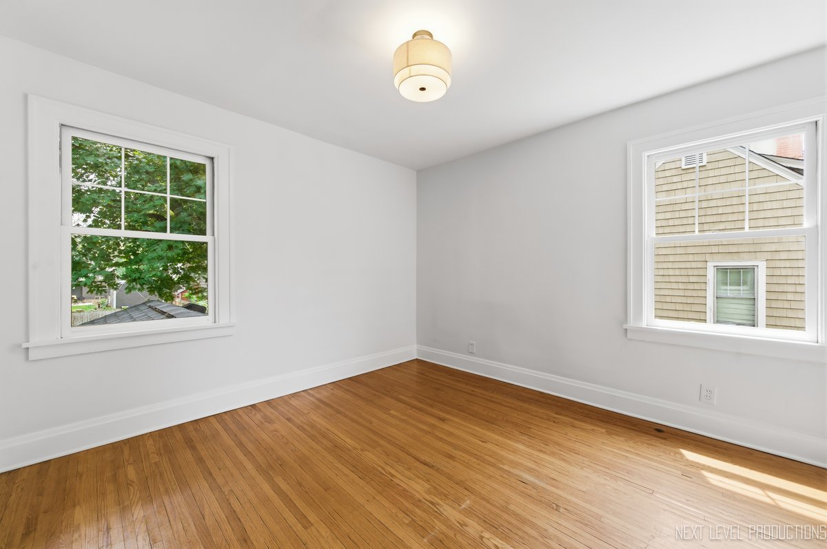 216 S Commonwealth Avenue, Aurora, IL 60506