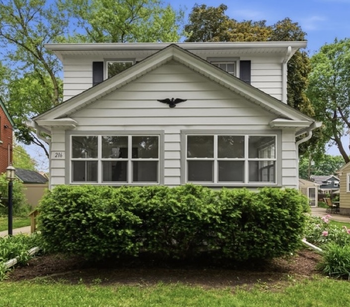 216 S Commonwealth Avenue, Aurora, IL 60506