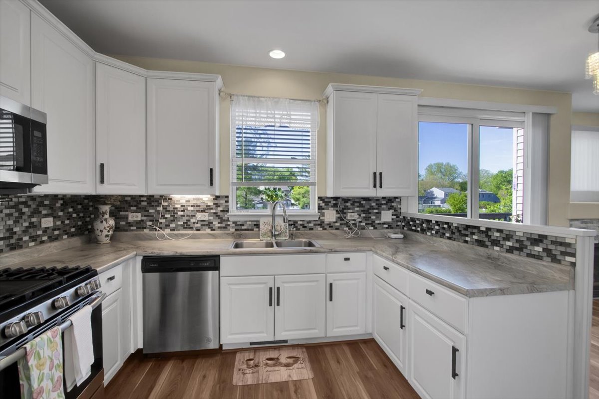 4003 Boone Creek Circle, McHenry, IL 60050