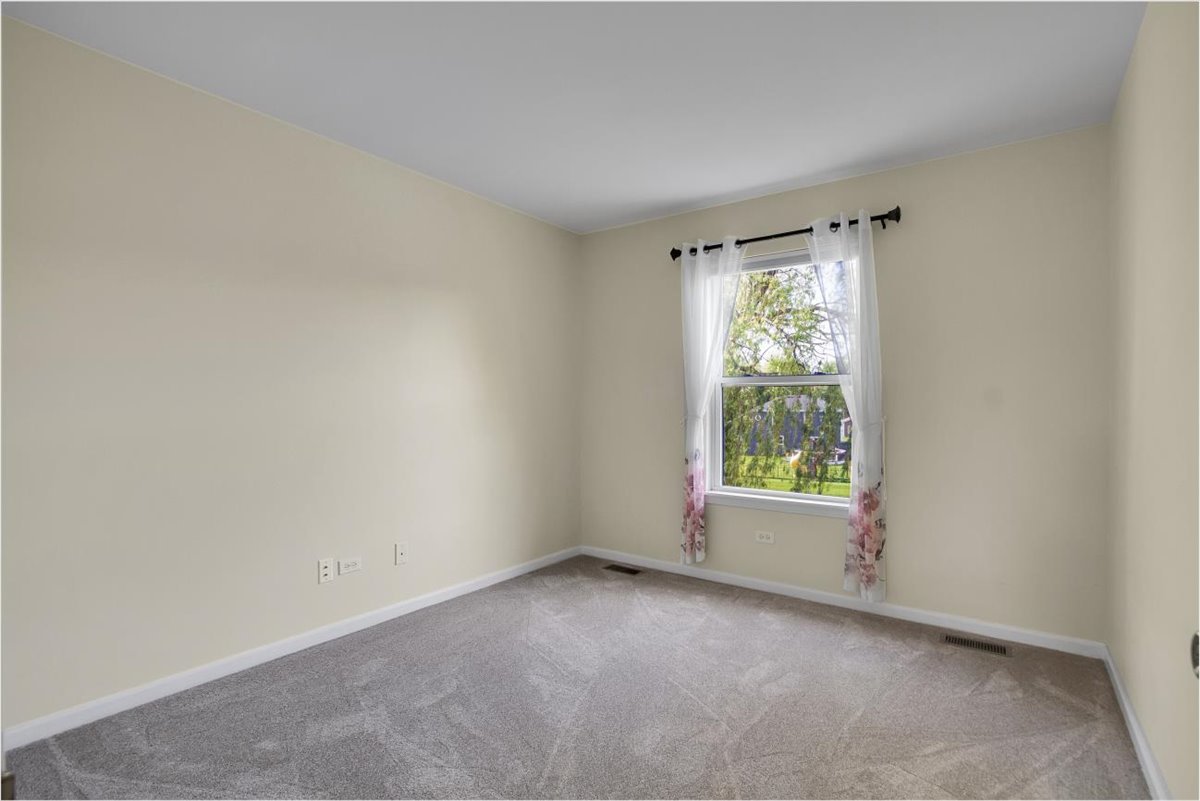 4003 Boone Creek Circle, McHenry, IL 60050