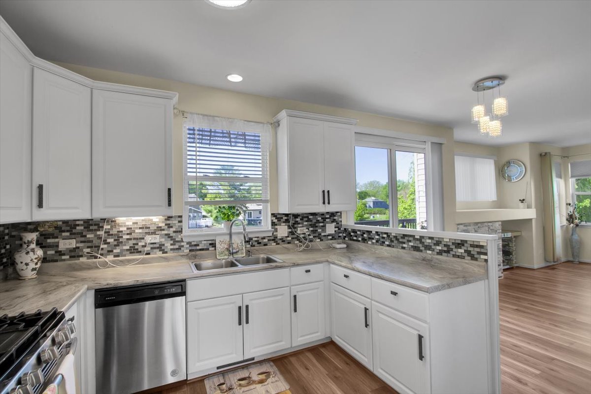 4003 Boone Creek Circle, McHenry, IL 60050