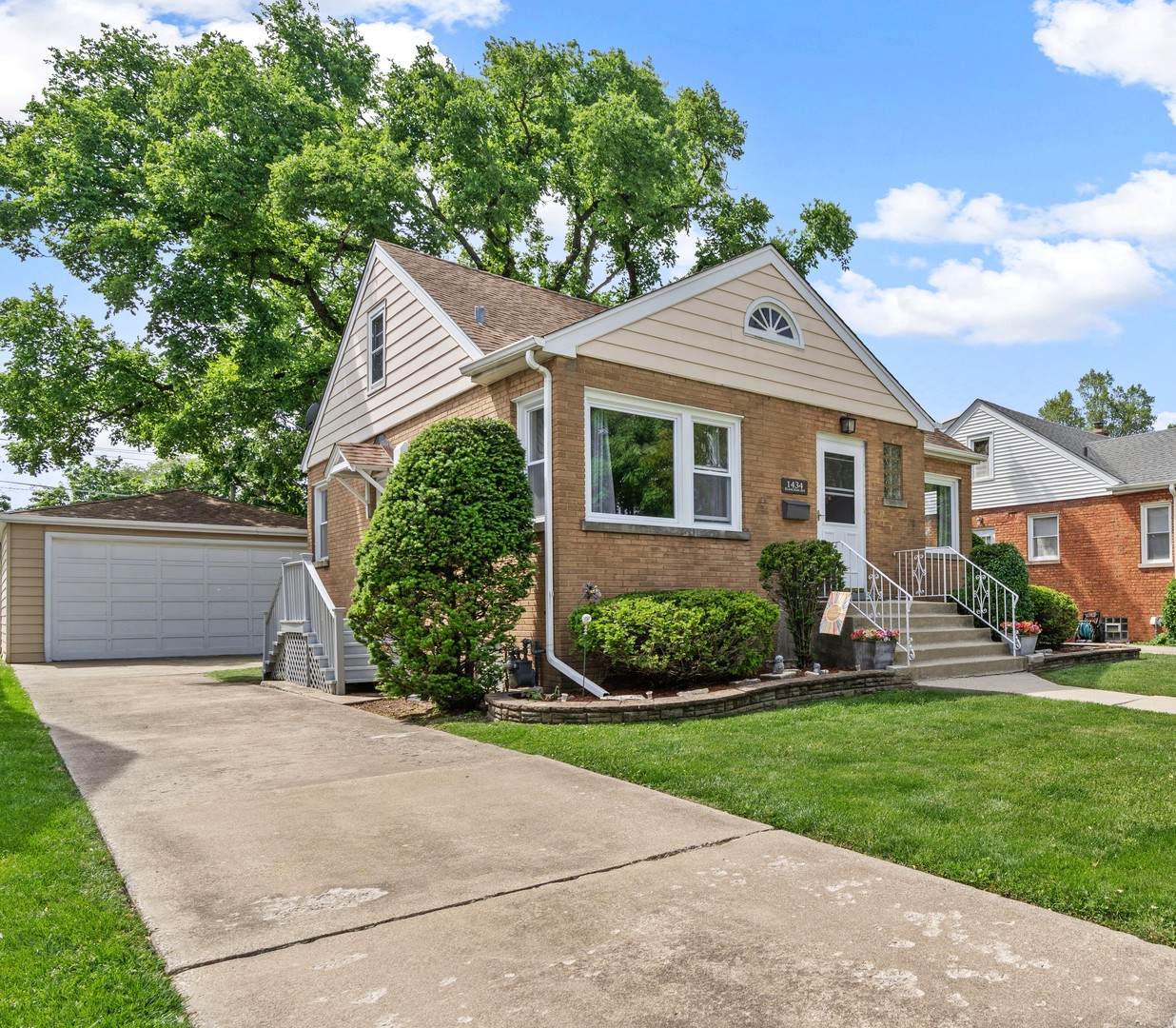 1434 Blanchan Avenue, La Grange Park, IL 60526