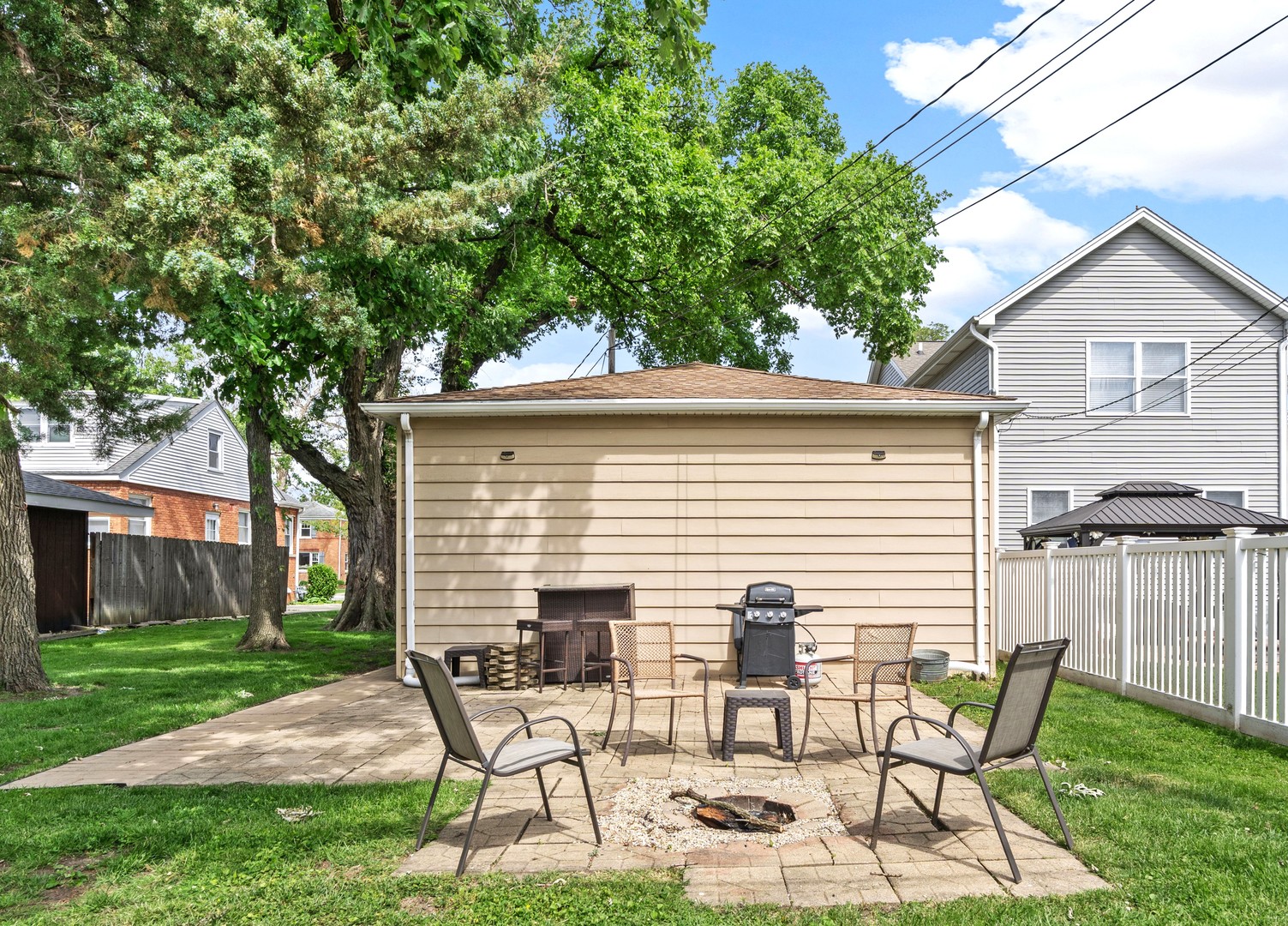 1434 Blanchan Avenue, La Grange Park, IL 60526