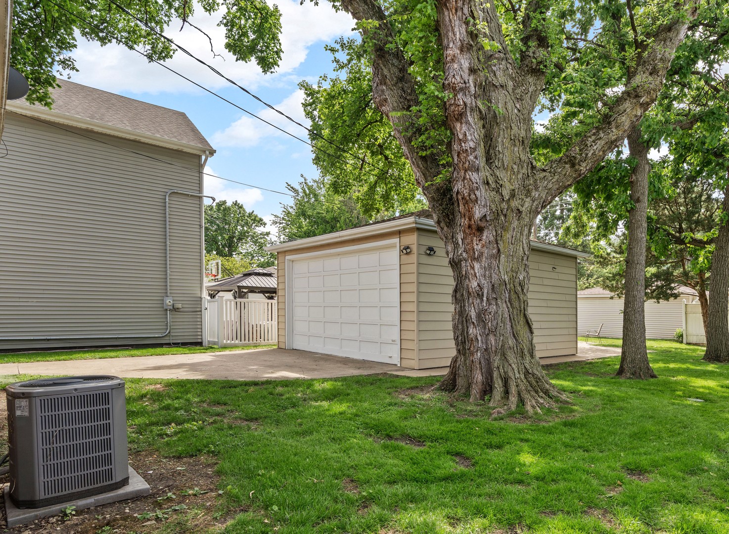 1434 Blanchan Avenue, La Grange Park, IL 60526