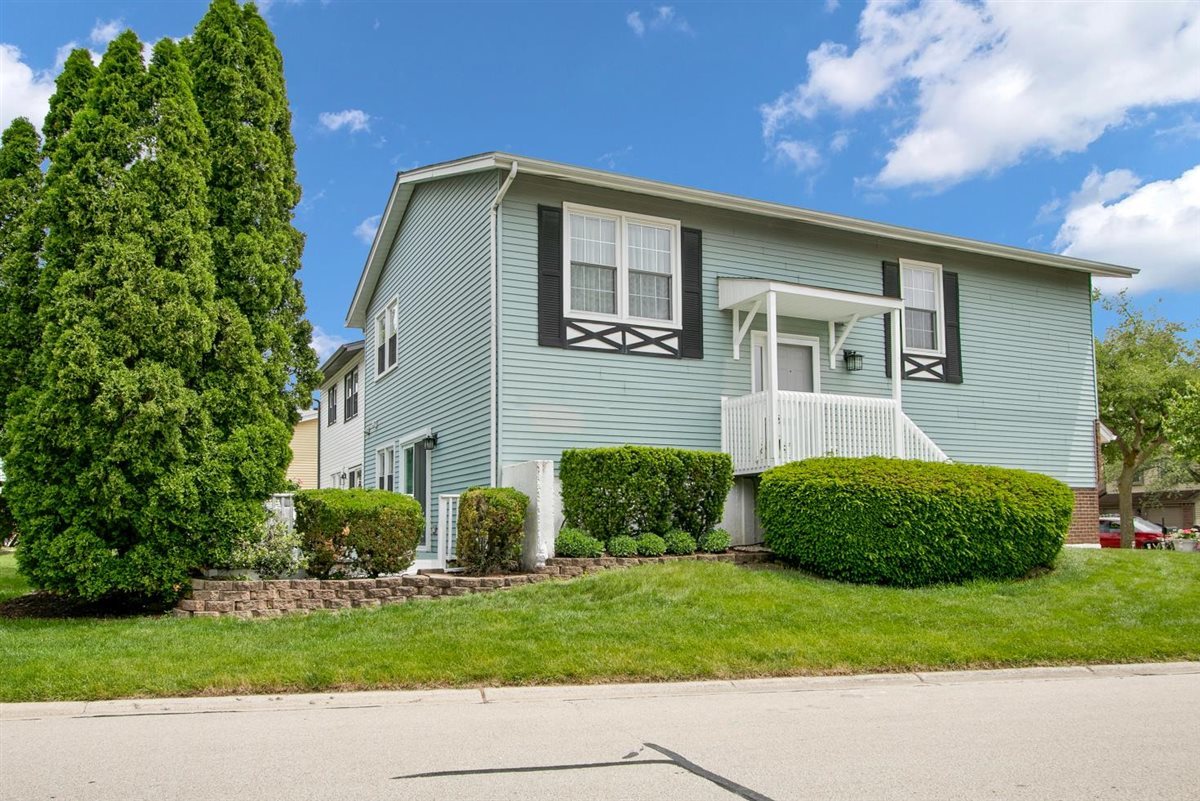 1838 Prentiss Drive, Downers Grove, IL 60516