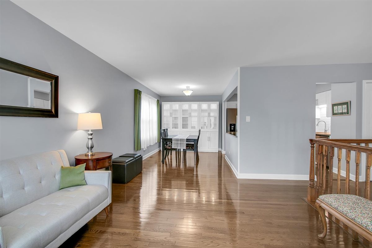 1838 Prentiss Drive, Downers Grove, IL 60516