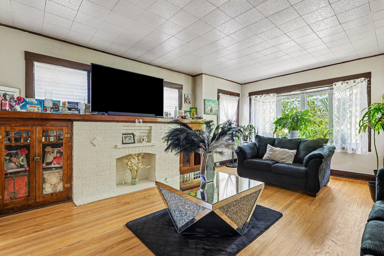 5005 W Altgeld Street, Chicago, IL 60639