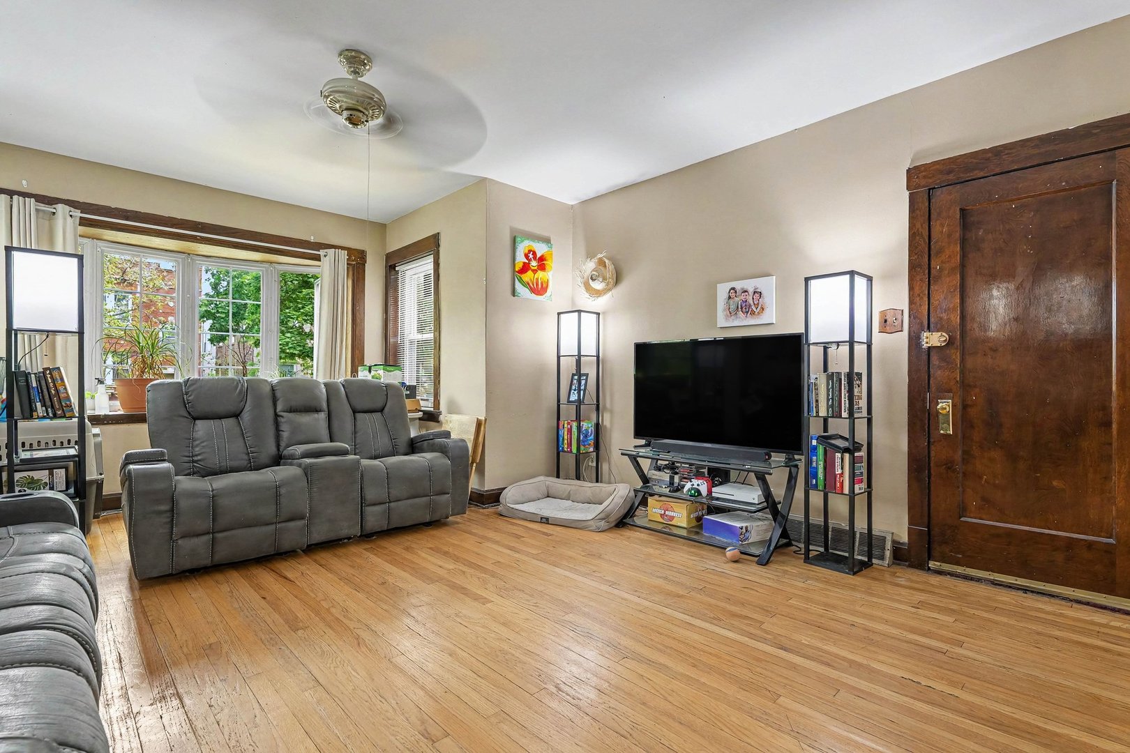 5005 W Altgeld Street, Chicago, IL 60639