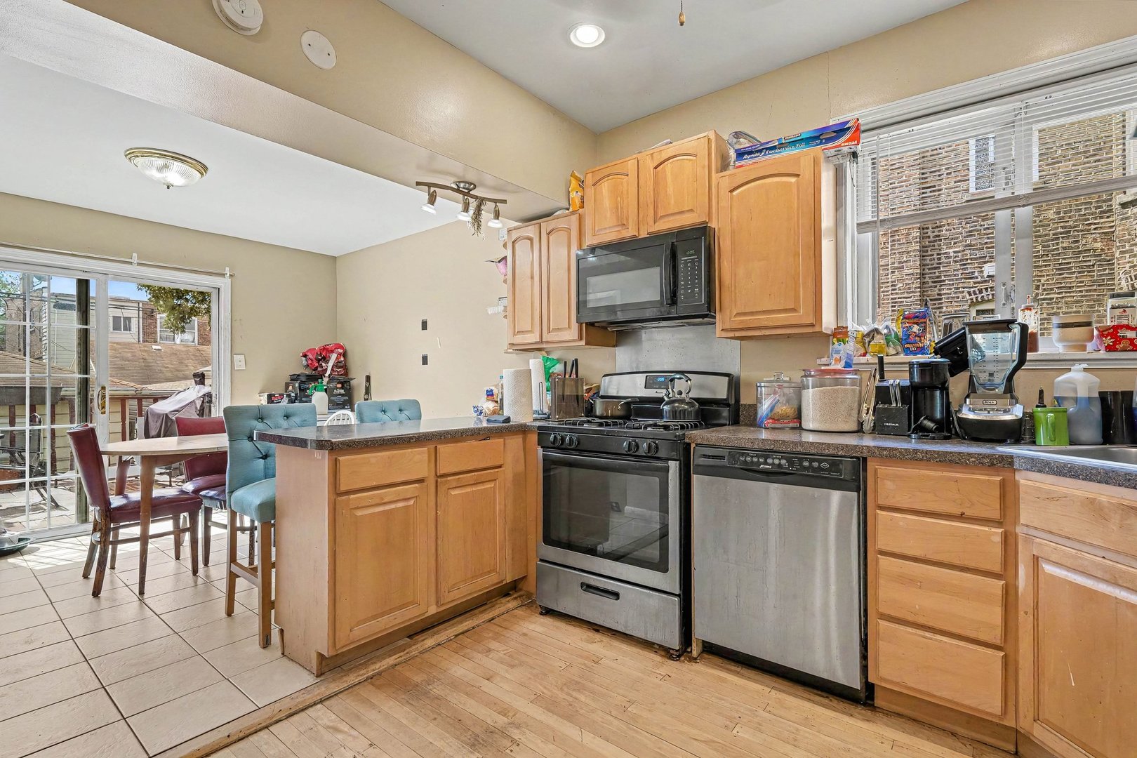 5005 W Altgeld Street, Chicago, IL 60639