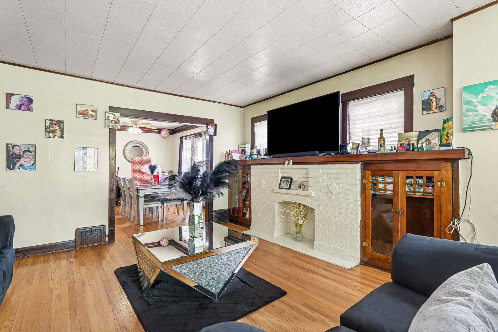 5005 W Altgeld Street, Chicago, IL 60639
