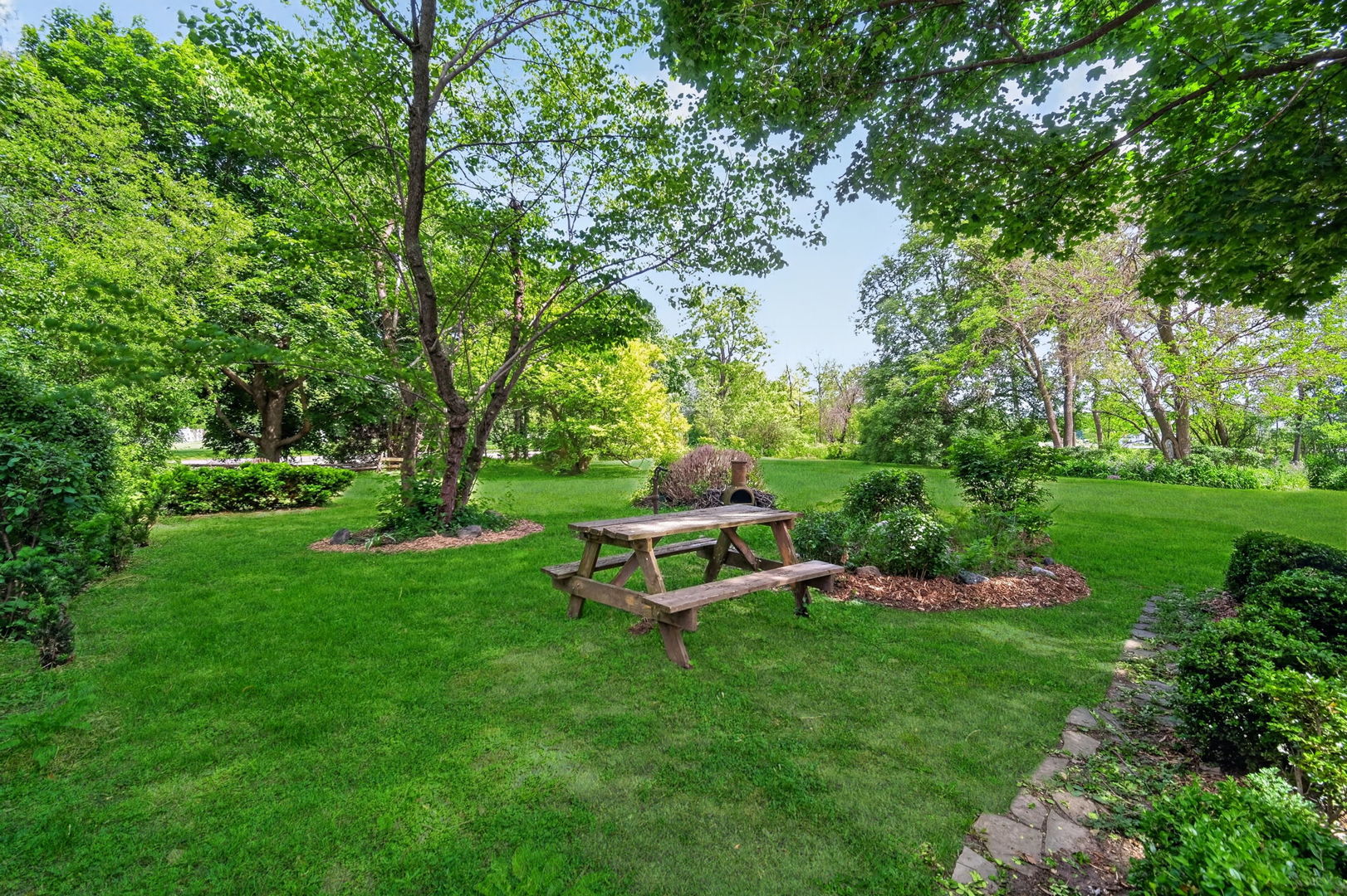 36W927 Red Gate Road, St. Charles, IL 60175