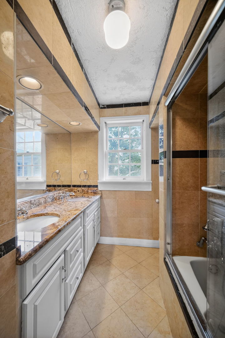 36W927 Red Gate Road, St. Charles, IL 60175
