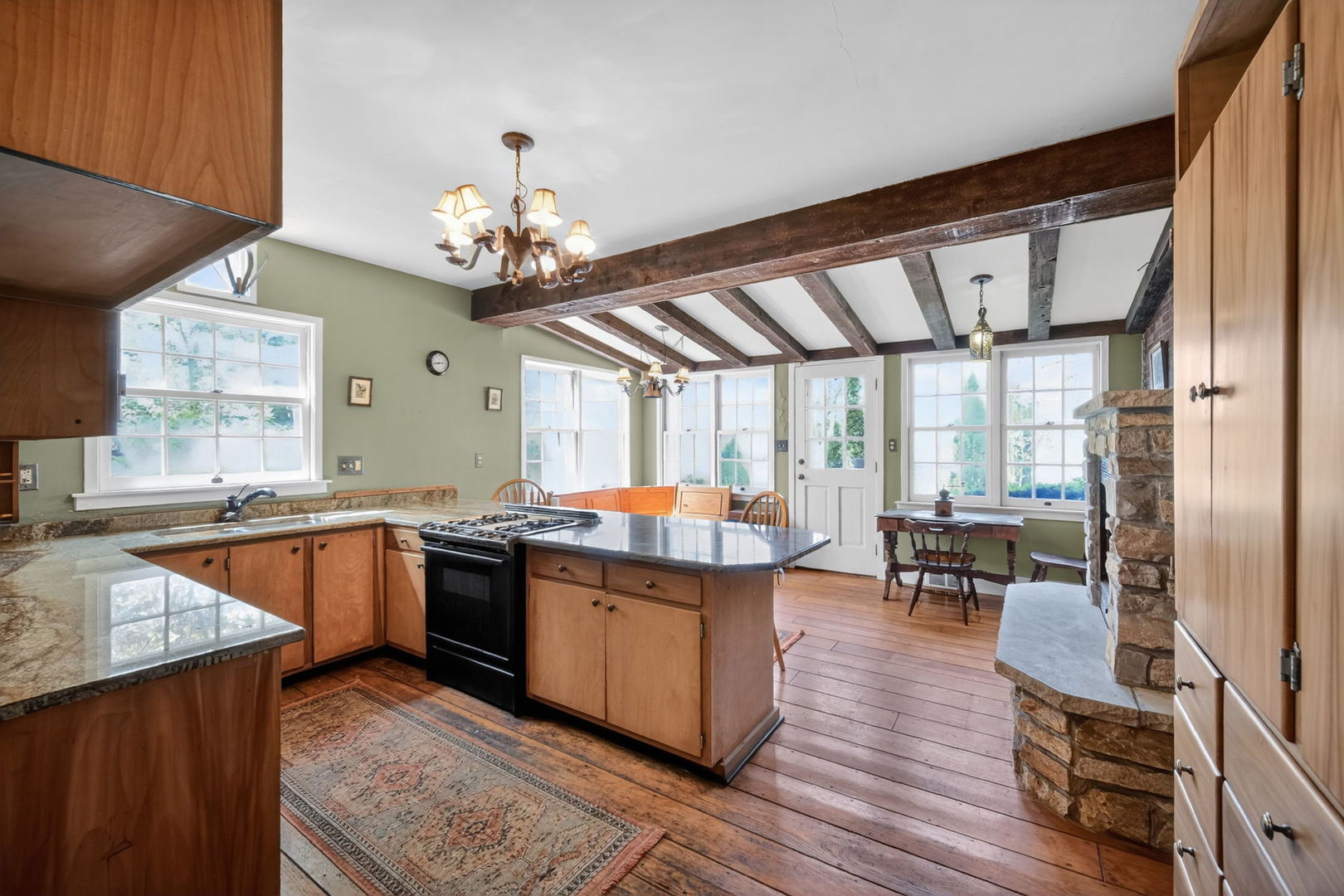 36W927 Red Gate Road, St. Charles, IL 60175